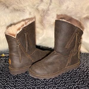 Bearpaw Mimi Suede Zipper Boot With 